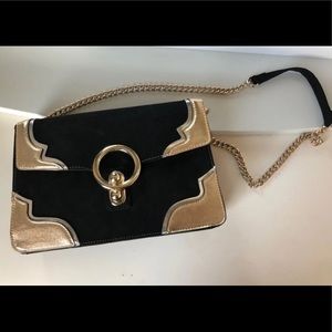 Express crossbody bag